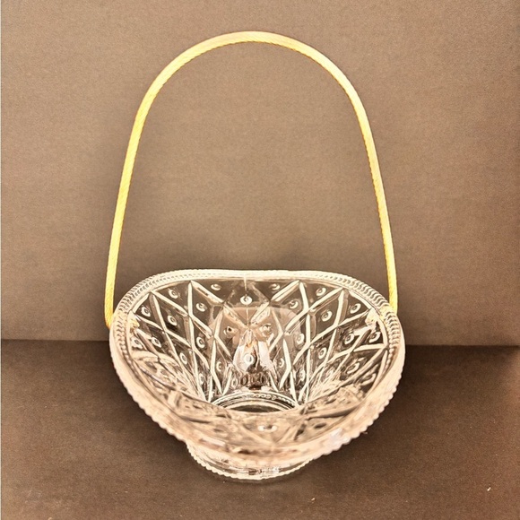 Avon Crystal Basket with Gold Handle - Picture 4 of 9